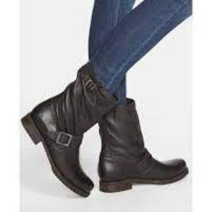 LIKE NEW WOMENS FRYE VERONICA SHORT SLOUCHY MOTO BOOT IN BLACK LEATHER- SIZE 6